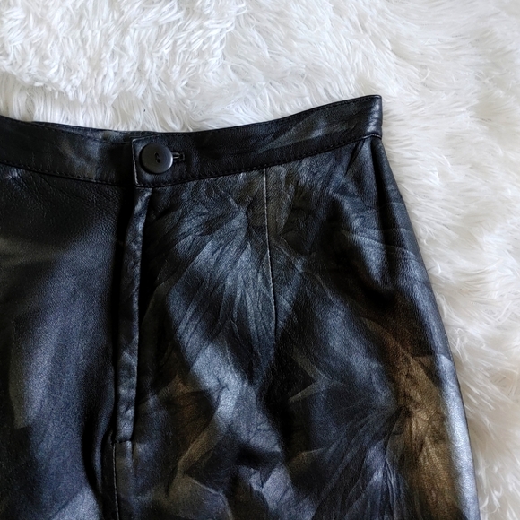 Vintage 🔄 Ersins || Leather Skirt, Size 26, Black Textured - Picture 4 of 4